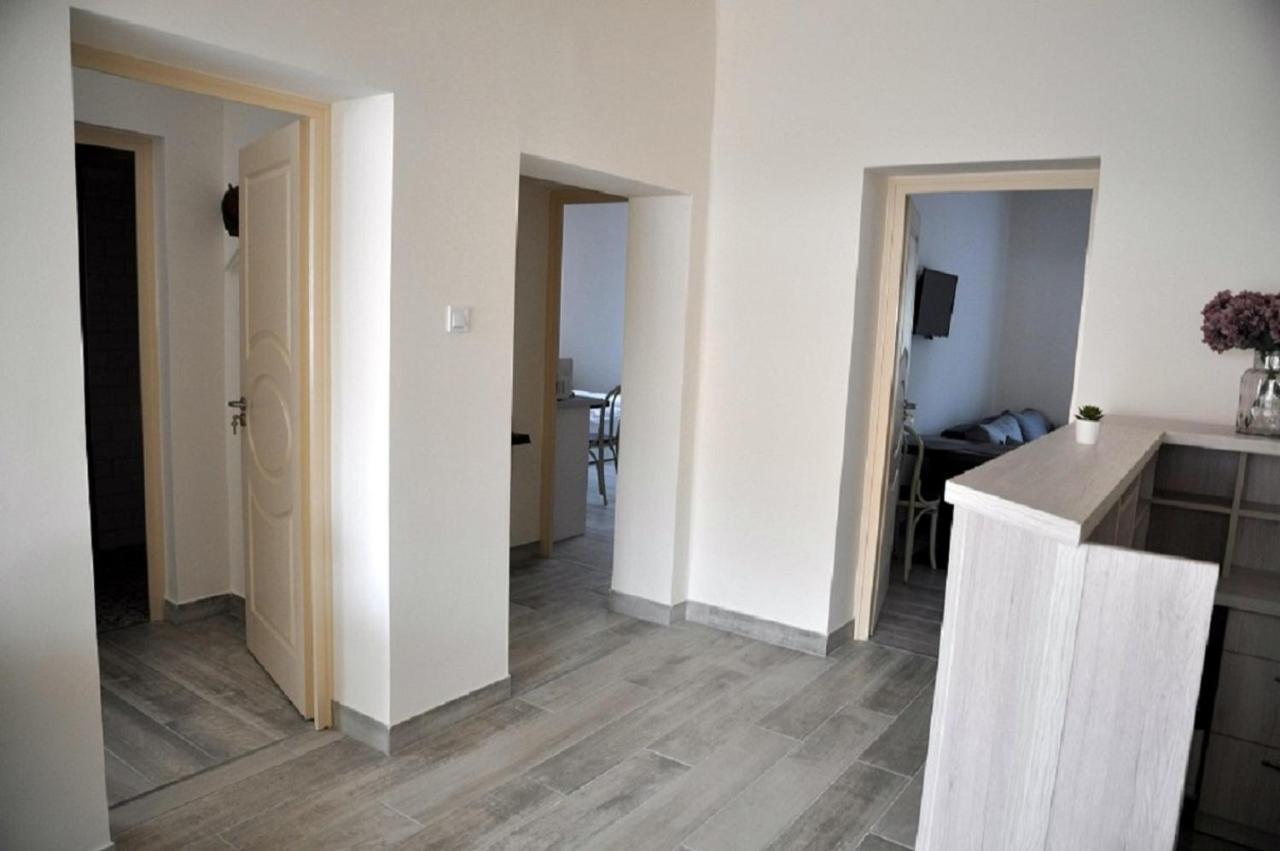 River Apartment Makó Exteriör bild